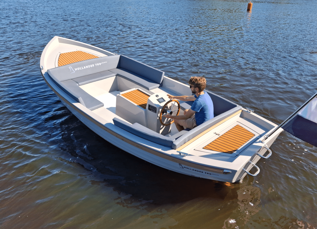 Luxe elektrische sloep huren in Vollenhove, Zwolle, Zwartsluis