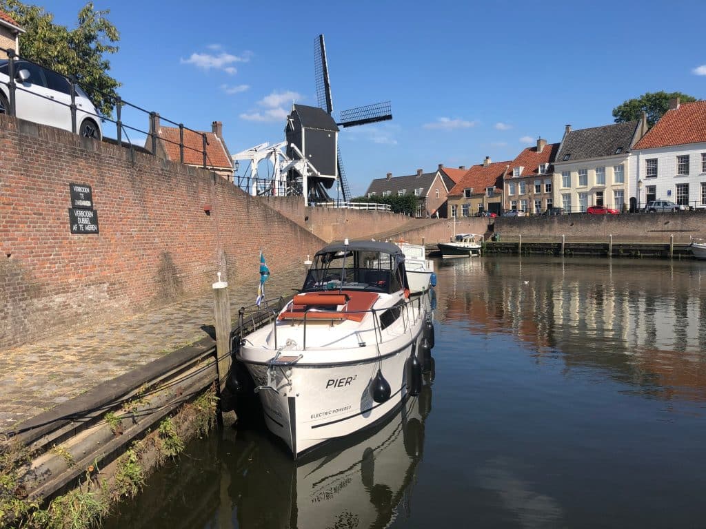 Purchasing a second-hand boat offers many benefits.