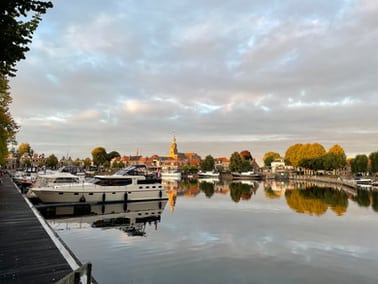 Mit 5 Personen auf der Northman 1200 Elektro Yacht durch die Niederlande | Reisebericht