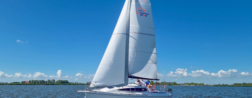 Maxus Evo 24 Segel Yacht Charter