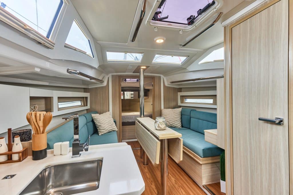 Maxus 35 Electric sailing yacht