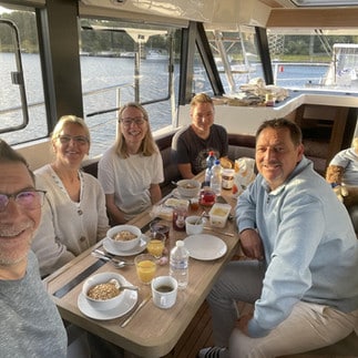 Mit 5 Personen auf der Northman 1200 Elektro Yacht durch die Niederlande | Reisebericht