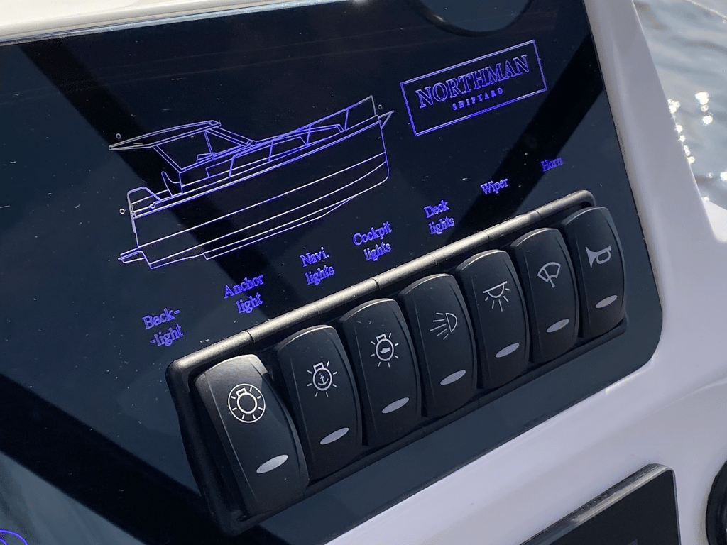 Nexus Revo 870 Electric Cabin Cruiser