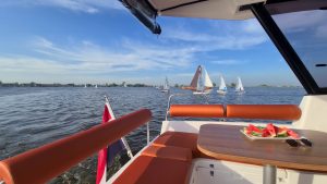 Want to buy a four persons motorboat? Look no further.