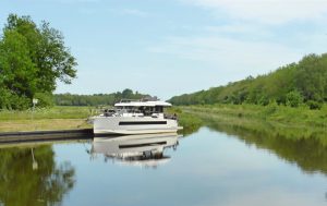 Northman 1200 Electric cabin yacht