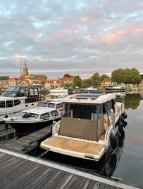 Mit 5 Personen auf der Northman 1200 Elektro Yacht durch die Niederlande | Reisebericht