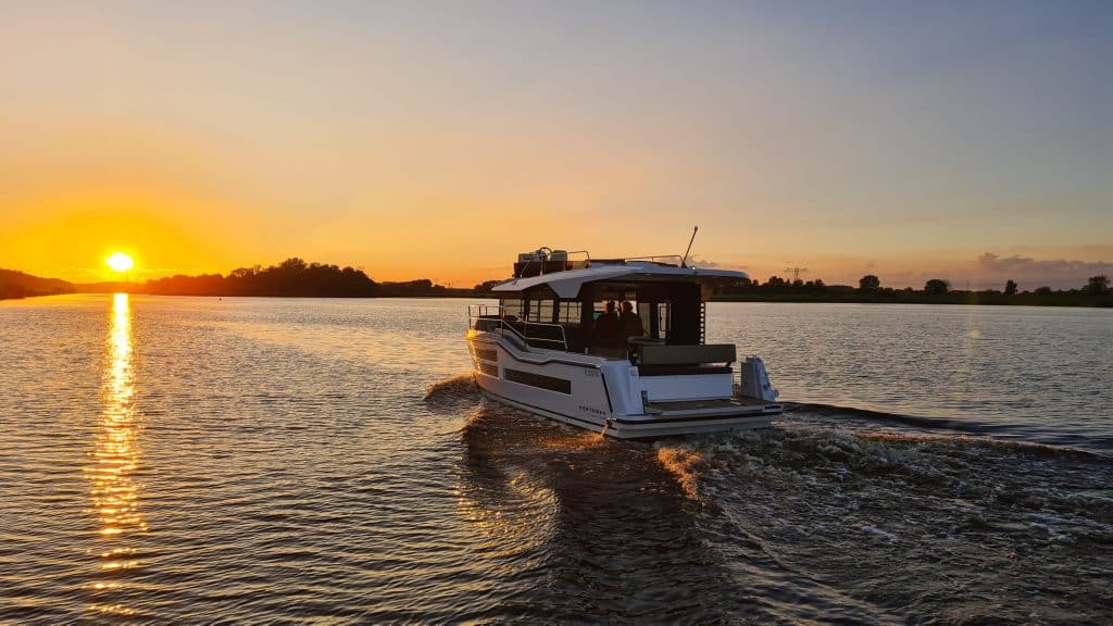 Northman 1050 Trawler Electric