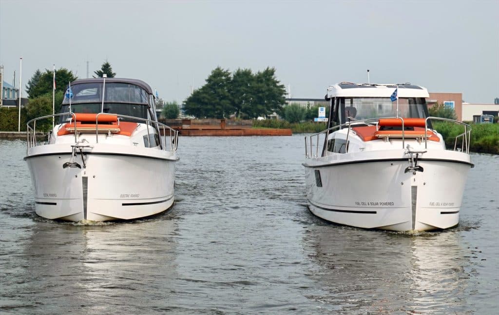 Nexus Revo 870 Cabrio Electric & Nexus Revo 870 Hardtop Electric for charter