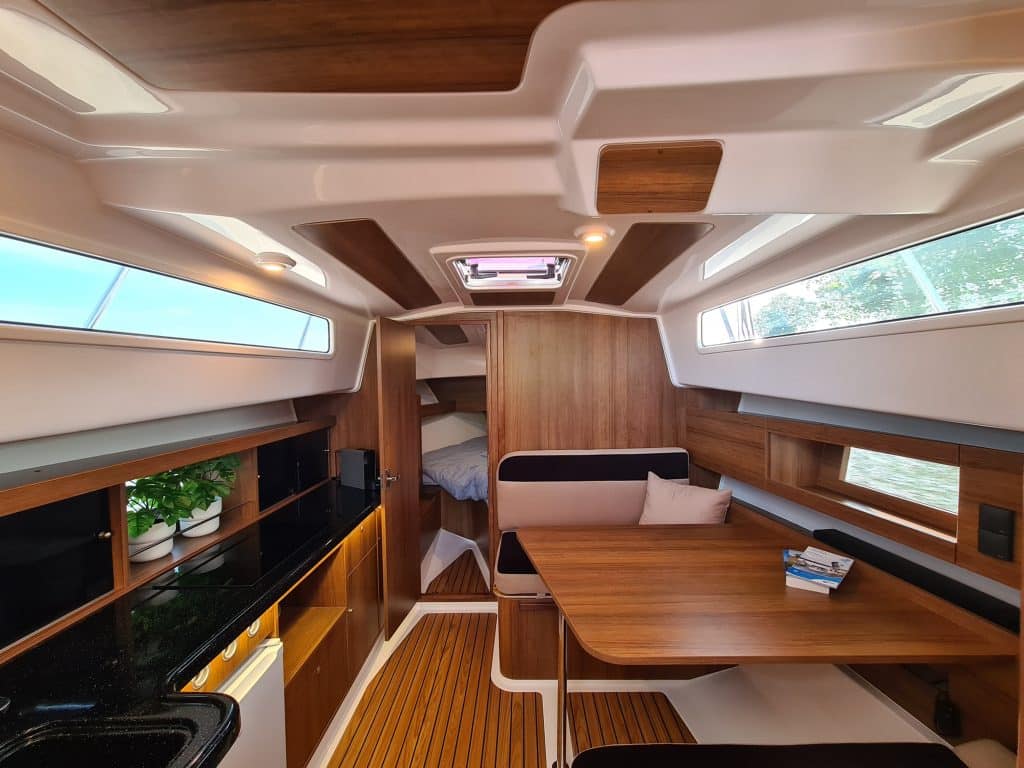 Want to buy a four persons motorboat? Look no further.