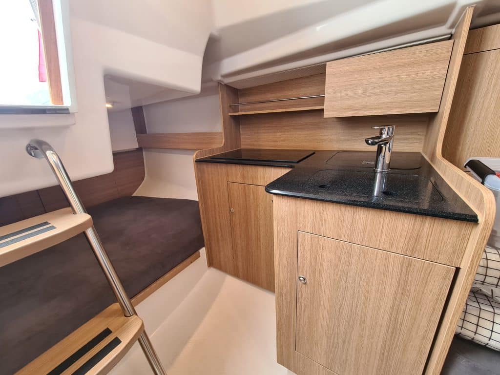 Maxus Evo 24 Electric Interior