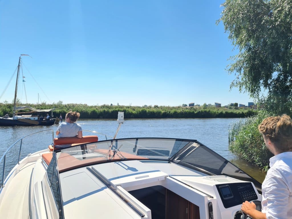 Nexus Revo 870 Cabrio Electric - Long Range electric boat