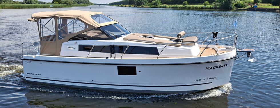 Nexus Revo 870 Elektroboot charter